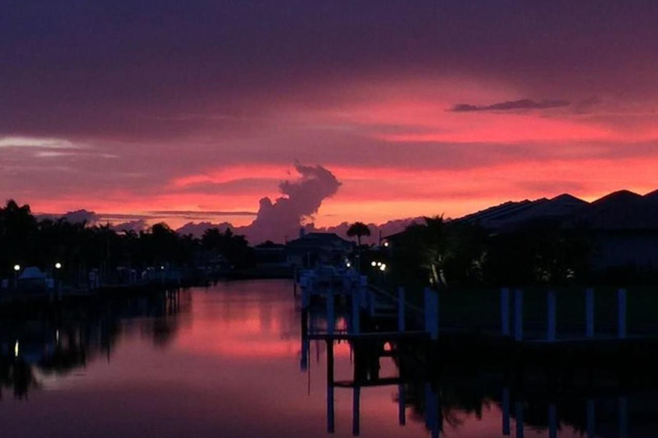 Hook, Line, And Sunsets Hébergement de vacances *